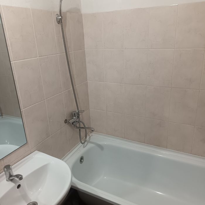 Продам 1 ком улутшенную  квартирау