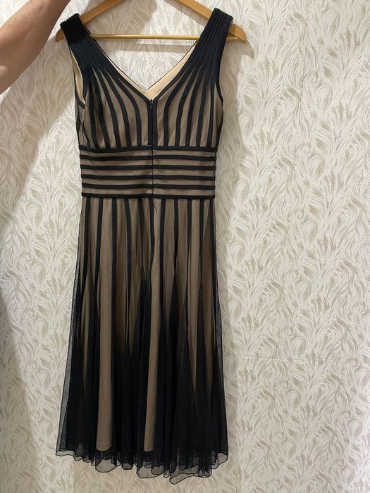 Продам платье на лямках