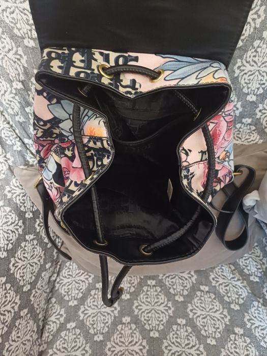 Сумки и рюкзак женский