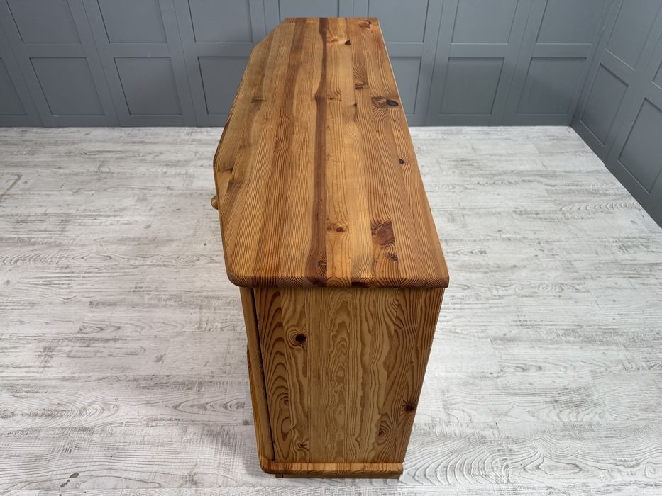 Бюфет 4 врати, 2 чекмеджета Д1048