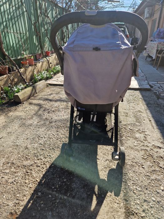 Vând cărucior Baby Jogger City Tour 2 – Stare bună, preț negociabil