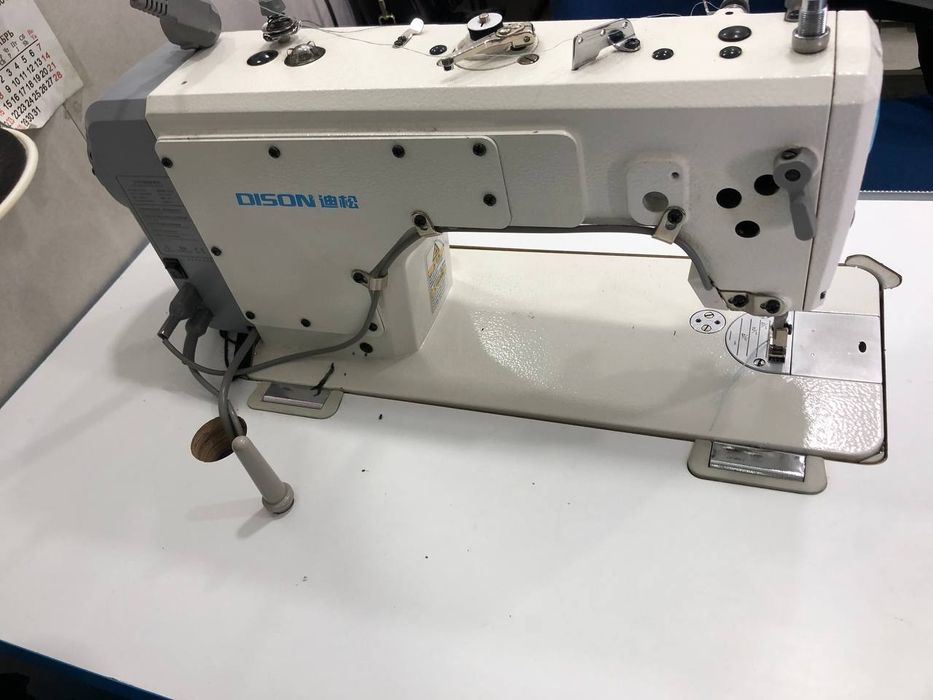 Продаю не спеша швейную машину очень идеальное видео