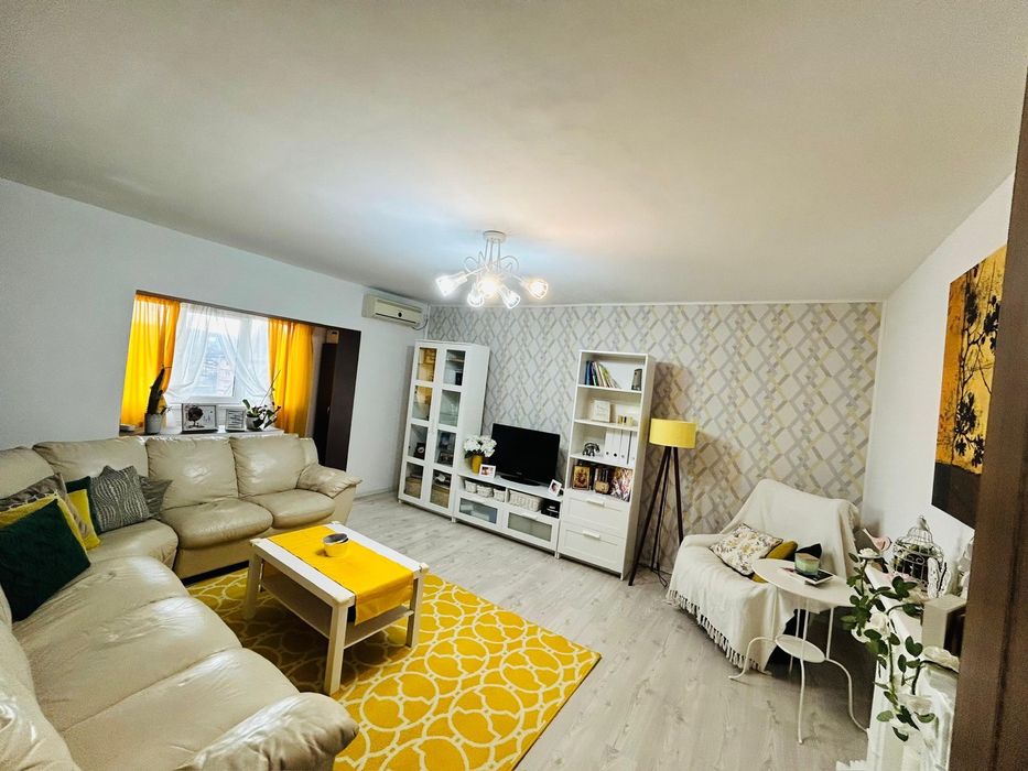 Vand apartament 3 camere zona linistita