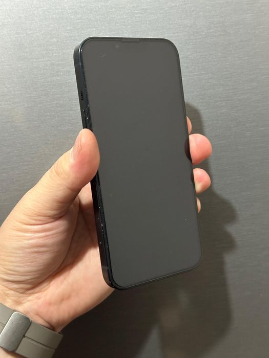 Продам Айфон 13 128г