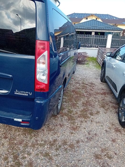 Vând  autoturism