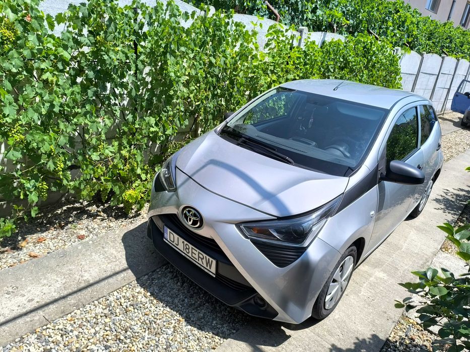 Vând Toyota aygo