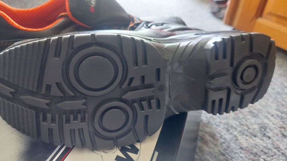 Работни обувки  ниски и високи!