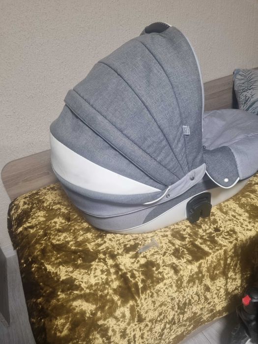 Бебешка количка  с кош за новородено!