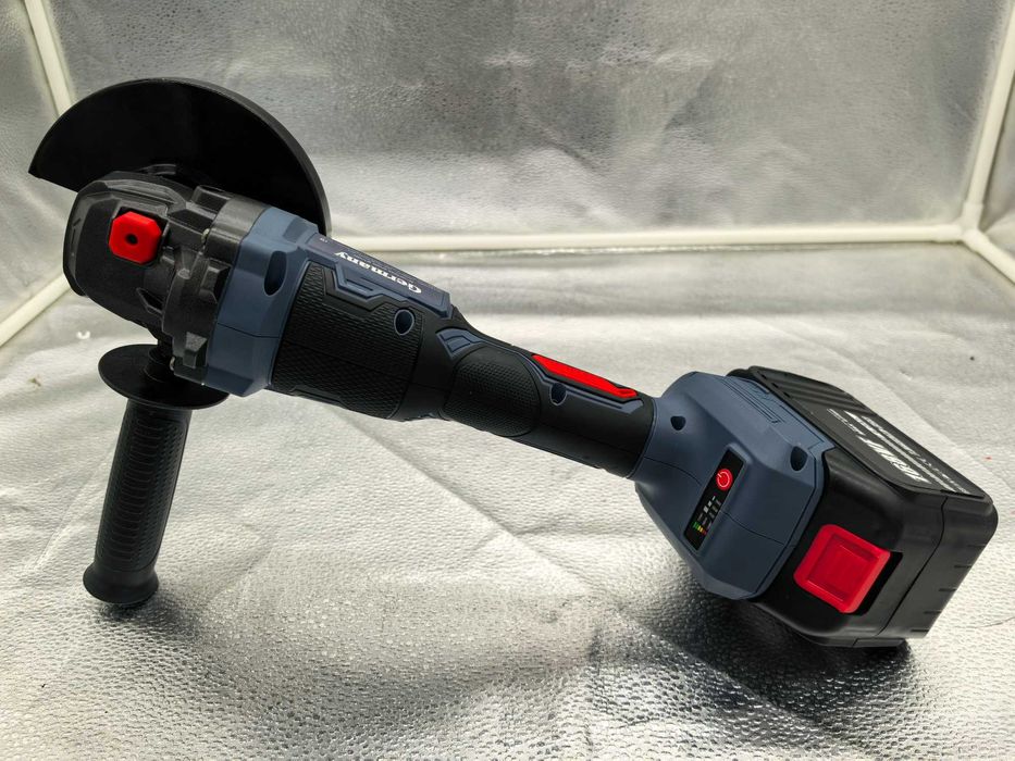 Polizor unghiular pe acumulator cu 2 baterii 349 lei