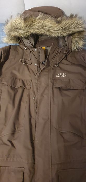 Geaca groasa Jack Wolfskin, originala, folosit 1 sezon