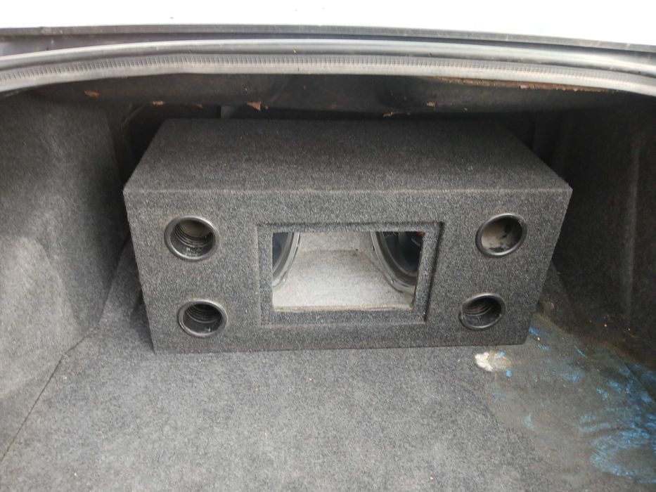 Сабвуфер Kenwood 1500w с усилителем Bose.