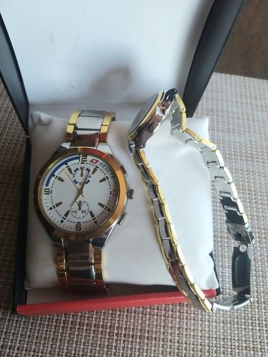 Комплект часовници