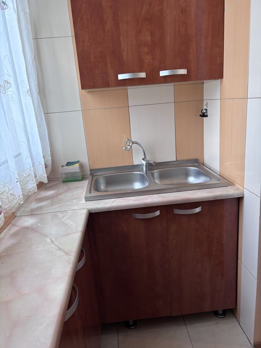 Inchiriez in regim hotelier apartament cu doua camere semidecomandat in Craiovita la Orizont