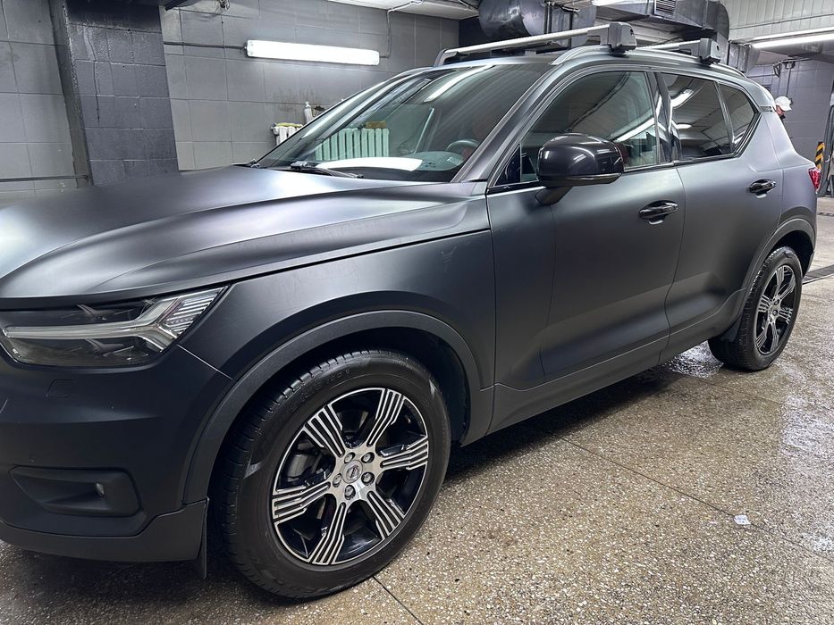 Volvo XC 40 2019 года.