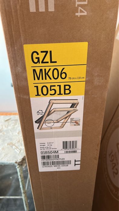 4 ferestre VELUX noi, complete, nedesfăcute