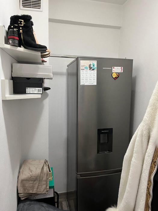 Vand garsoniera in A-uri (Ostroveni) , foarte curata!