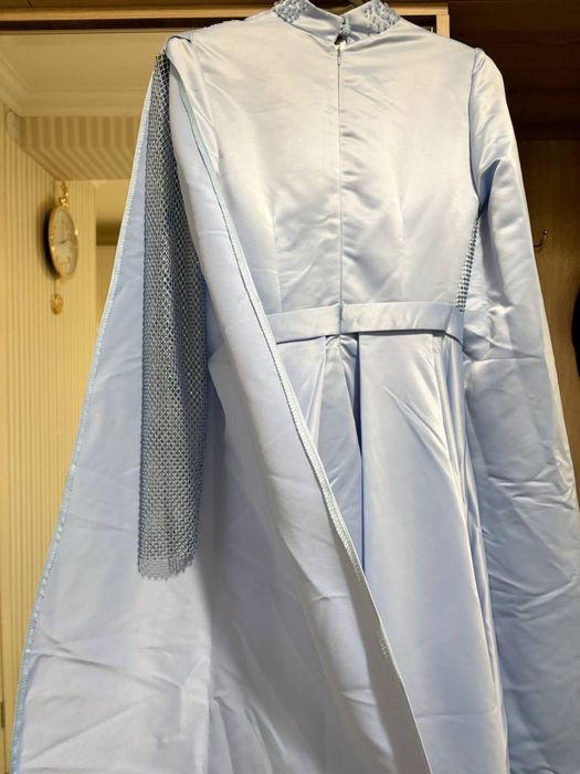 Sotiladi! Bayramona kechalar uchun nafis libos