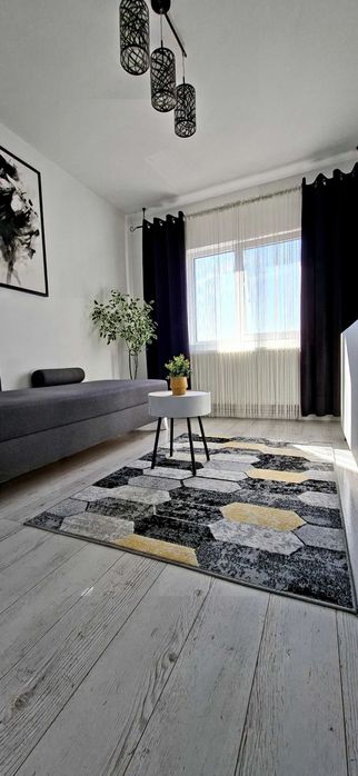 Covor cu model geometric