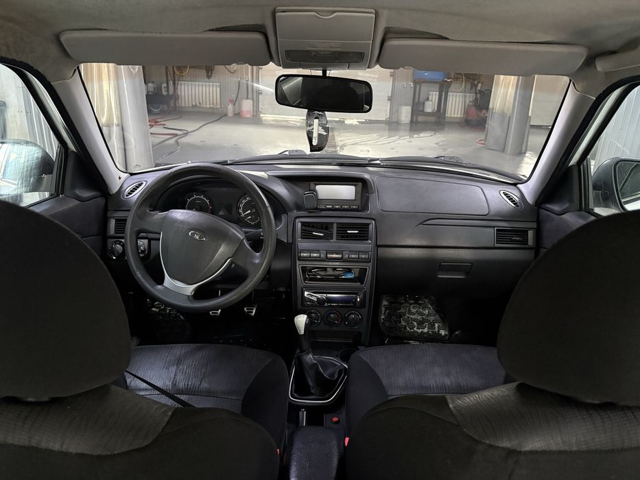 Продам Приору хэтчбек 2014 г.в.