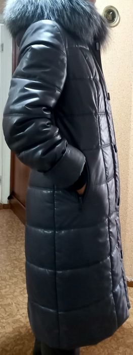 Женский пуховик из кожи