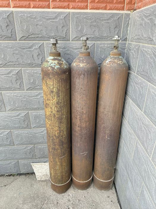 Продам кислородные баллоны