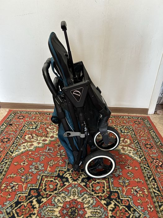 Продам коляску прогулочную