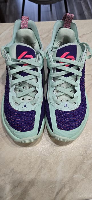 ДамскиМаратонки Nike Luka 1