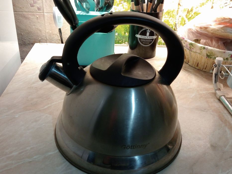 Продаю чайник почти новый