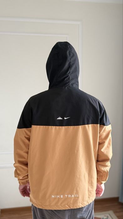 Ветровка б/у Новая