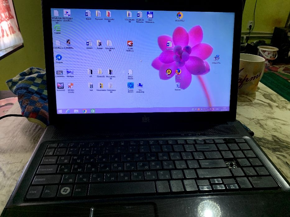 NOUTBUK DNS . Ishlashi yaxshi