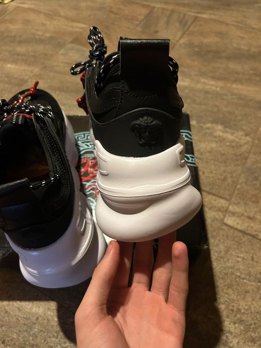 Versace Chain Reaction