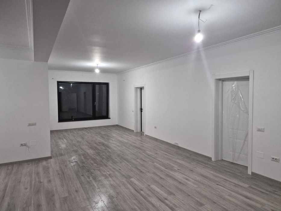 Casă parter 240mp + teren 900mp – Târgu Neamț