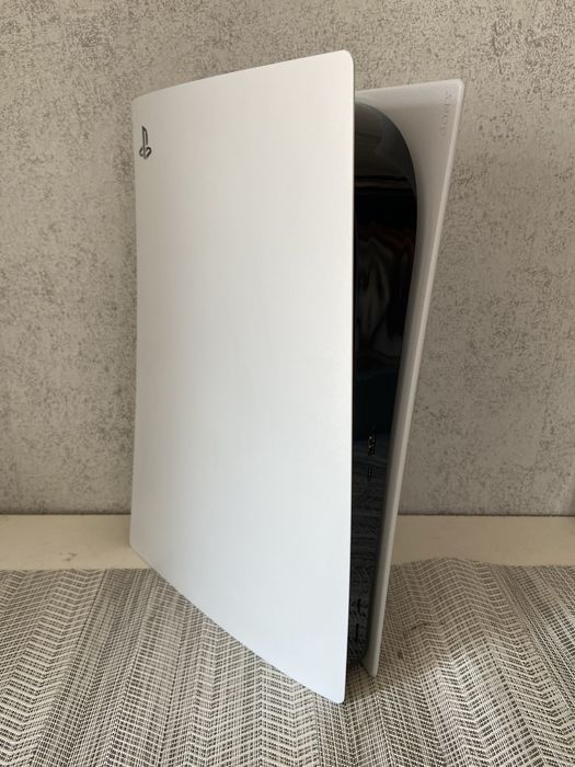 Конзола PS5 Disc Edition 825GB White