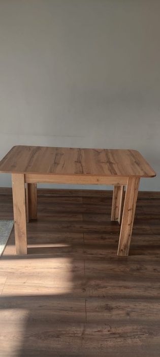 Стол  деревянный