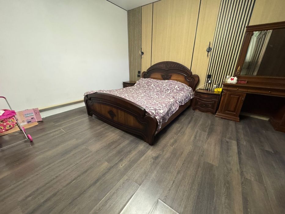 Продам спальний гарнитур