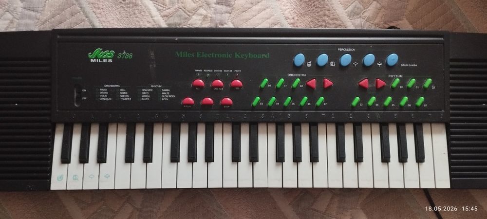 Продам синтезатор Miles Electronic Keyboard