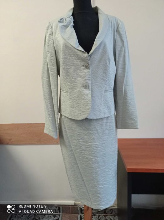 Дамски костюми елегантни