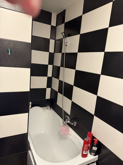 Inchiriez apartament