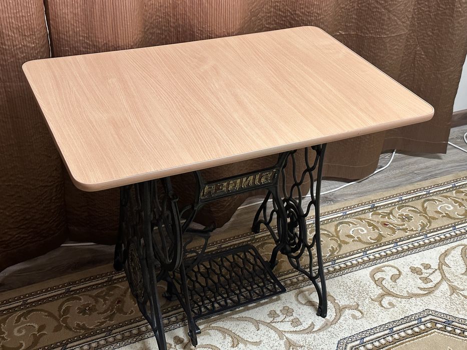 Столик для дома со станины зингер