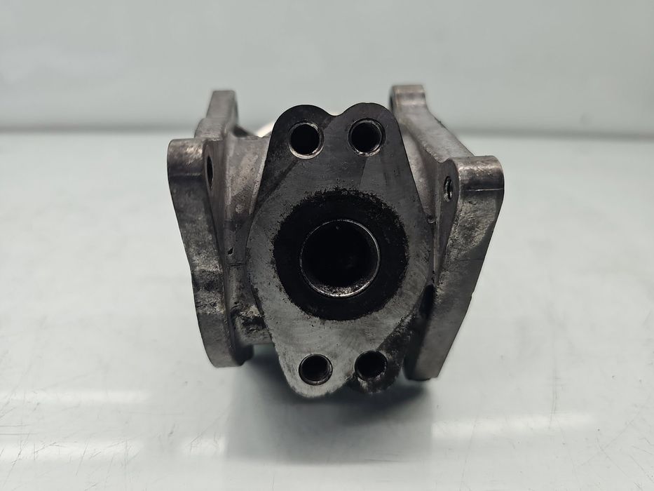 Supapa EGR Volkswagen Passat B6 (3C2) [Fabr 2005-2010] 038129637D 1.9