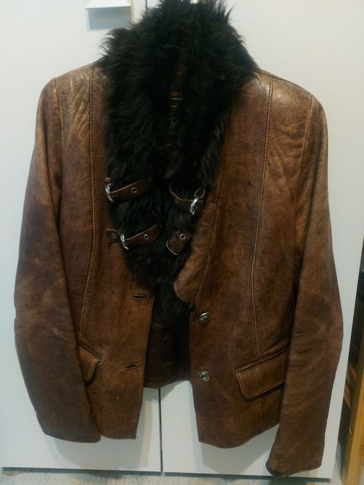 Vând geaca piele naturala