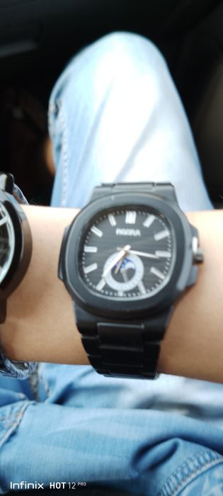 Продаю часы watching