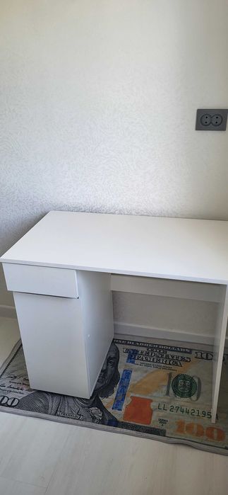 Стол для школьников белый новый