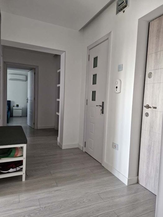 Apartament 3 camere, renovat de la 0, decomandat,  micro 11