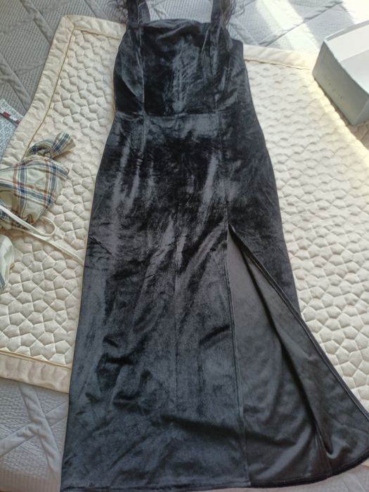 Продается платья для девочек подростков размер 42