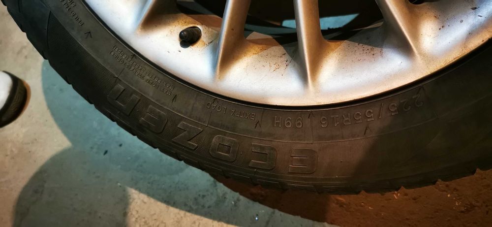 Зимни гуми+лети джанти за бмв Е39 в отлично  състояние 225/55/16