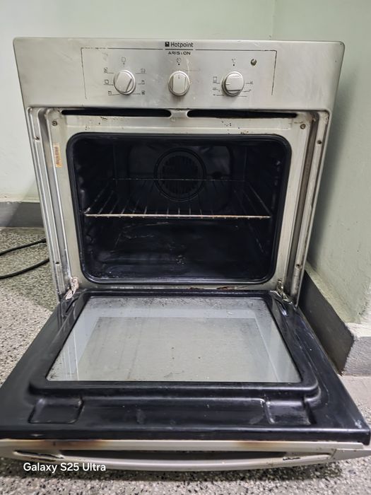 Фурна за вграждане ariston без котлони