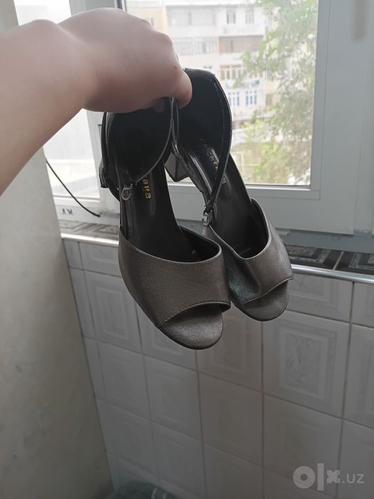 Ayollar oyoq kiyimi