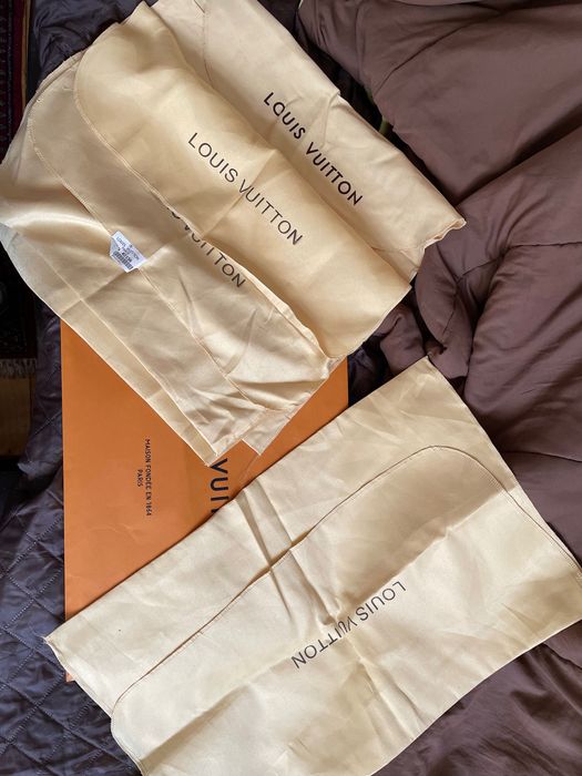 калъфи LV,за възглавници..