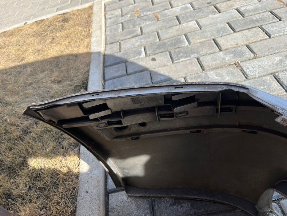 Продам бампер передний гольф 4